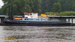 CRUSHER (ENI 05012170) am 16.7.2017, Hamburg, Elbe, Entenwerder / 
Ex-Namen: HETLINGEN >2012, PRIMUS ? / 
Ehemaliger Eisbrecher des WSA Lauenburg / Lüa 30,21 m, B 7,48 m, Tg 2,2 m / 2 Diesel, Deutz SF 12M7 16, ges. 428 kW ( 582 PS), Verstellpropeller, 11 kn / gebaut 1968 bei Hermann Sürken, Papenburg, B-Nr. 214 / Heimathafen: Geesthacht / Juni 2012 Außerdienststellung, 2.8.2012 über die Vebeg verkauft  /
