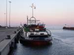 Eisbrecher Kienitz  vom WSA Eberswalde liegt abends im Hafen Bernshof/MV.mit Blick auf das Stettiner Haff.Foto 02.2012