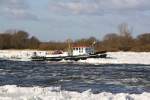 Eisbrecher Keiler vom WSA Lauenburg am 15.02.2012 unterhalb der Staustufe Geesthacht beim Eisaufbruch.