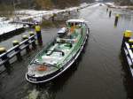 Eisbrecher STIER: 27,98m lang und 6,60m breit, vom WSA Lauenburg mit Heimathafen Geesthacht fhrt in das Unterwasser der ELK-Schleuse Berkenthin...
Aufgenommen: 24.01.2013