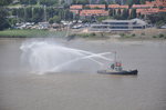 Schlepper und Feuerlöschboot der Hafendienst Antwerpen, Aufnahme am 10.07.2016 