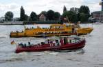 Löschboot Feuerwehr IV , 5110270 , der Hamburger Feuerwehr Historiker am 15.07.2012 Höhe Landungsbrücken die Elbe zu Tal 