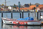 Feuerwehr-Boot GRISU am 28.4.2021 im Hafen von Neustadt / Holstein