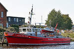Feuerlöschboot SENATOR EMIL PETERS am 9.9.2021 auf der Trave bei der Feuerwache 4 in Lübeck-Schlutup
