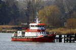 Das 27m lange Feuerwehrboot ALBERT WEGENER am 24.03.22 in Rostock