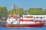 Feuerlöschboot ALBERT WEGENER am 05.06.2022 im Hafen von Rostock