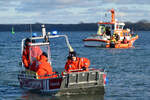 Feuerwehr-Boot HEINRICH (FF Niendorf / Ostsee) am 04.02.2023 in der Ostsee vor Lübeck-Travemünde