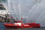 Feuerwehrschiff OBERBAURAT SCHMIDT (ENI 05107330); Eigner/Betreiber: Feuerwehr Hamburg; Datum: 10.05.2015; Aufnahmeort: Elbe/Hafen Hamburg, Deutschland.