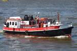 Ehemaliges Feuerwehrschiff REPSOLD (H21985); Eigner/Betreiber: privat; Datum: 10.05.2015; Aufnahmeort: Elbe/Hafen Hamburg, Deutschland.