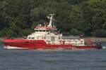 Feuerwehrschiff BRANDDIREKTOR WESTPHAL (ENI 04812840); Eigner/Betreiber: Feuerwehr Hamburg; Datum: 19.07.2025; Aufnahmeort: Elbe/Hafen Hamburg, Deutschland. Das Bild zeigt die BRANDDIREKTOR WESTPHAL während einer Übungsfahrt auf Höhe B ...