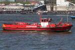 Feuerwehrschiff OBERBAURAT SCHMIDT (ENI 05107330); Eigner/Betreiber: Feuerwehr Hamburg; Datum: 10.05.2015; Aufnahmeort: Elbe/Hafen Hamburg, Deutschland.