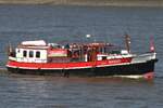 Ehemaliges Feuerwehrschiff REPSOLD (H21985); Eigner/Betreiber: privat; Datum: 08.05.2026; Aufnahmeort: Elbe/Hafen Hamburg, Deutschland. Das Bild entstand anl�sslich der Einlaufparade zum 837. Hafengeburtstag.
