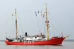 Das Feuerschiff Elbe 3 Länge:45.0m Breite:7.0m 1888 als Leuchtschiff Weser auf der Werft Johann Lange in Vegesack gebaut.Seit 1979 liegt das Schiff im Museumshafen Övelgönne in Hamburg Neumühlen.Die Elbe 3 gilt heute als ältestes fahrbereites Feuerschiff der Welt!Aufgenommen am 05.07.14 auf der Elbe bei Lühe.  