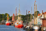 Ein Bild, das es  so  sonst nicht zu sehen gibt: die Feuerschiffe FEHMARNBELT (im Vordergrund) und ELBE 1 (BÜRGERMEISTER O'SWALD) - am 14.08.2020 im Hansehafen Lübeck