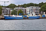 Blick während einer Hafenrundfahrt auf das Forschungsschiff  Schall , das beim Wasserstraßen- und Schifffahrtsamt Lübeck im Kieler Hafen liegt.