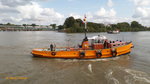 WASSERBOOT   H 4004 am 26.9.2016, Hamburg, Elbe Köhlfleet /

Eigner: HPA, Hamburg / 
Ein Wasserboot ist ein kleines Tankschiff, das die im Hafen oder auf Reede liegenden Schiffe mit Trinkwasser versorgt In diesem Fall werden im Strom liegend HPA-Fahrzeuge mit Wasser versorgt. Außerdem kann das Schiff als Schlepper, sowie als Lotsenversetzboot eingesetzt werden.
