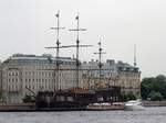 Restaurant-Schiff  Flying Dutchman  (летучий голландец) in St. Petersburg, 12.8.17