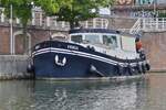 Hausboot Feria, liegt im alten Hafen von Maastricht am Kai.