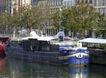 Auf dem ILL in Strasbourg hat auch das Restaurantschiff  Le Rafiot  seinen Liegeplatz.