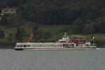 Restaurantschiff „LIBELLULE“, gebaut in den „Ateliers et Chantiers Navals aus Châlon-sur-Saône, L 60 m; B 12 m; 2 Motoren mit je 240 PS; in Dienst gestellt 1984; 2008 wurde