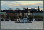 Das Charterboot M/S Molly quert am 17.05.2023 den Mälarsee in Stockholm.