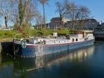 Am 10.12.2013 habe ich dieses Hausboot Virunga in Mulhouse, auf dem leicht zugefrorenen Kanal aufgenommen.