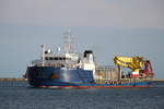 Die Topaz Installer auf ihrem Seeweg von Landskrona nach Rostock-Überseehafen beim Einlaufen in Warnemünde.30.05.2019