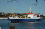 Die Pleijel (IMO: 7229502), ein Kabelverlegeschiff Heimathafen Kalmar in Schweden.  Es ist 70 m lang und 13 m breit. Hier bei der Einfahrt zur Kiel-Holtenauer Schleuse in den Nord-Ostsee-Kanal.  Aufgenommen am 09.04.2011.  