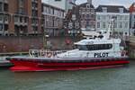 Lotsenboot RAAN, Flagge Belgien, ist wieder an ihren Liegeplatz im Lotsenhafen in Vlissingen angekommen.