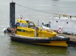 Lotsenboot  Elbe 5  im Cuxhavener Hafen, 10.9.2015
