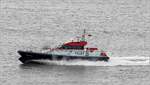 Das Lotsenversetzboot VISURGIS ist auf der Weser Höhe Bremerhaven unterwegs. 28.12.2019
