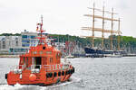 Lotsenversetzboot BÜLK am 19.05.2022 in Lübeck-Travemünde einlaufend