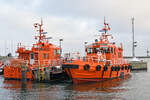 Lotsenversetzboote STEIN und HOLTENAU am 27.01.2024 in Lübeck-Travemünde