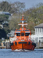 Das Lotsenschiff Pilot Holtenau (MMSI: 211533730) war Anfang April 2024 in Travemünde zu sehen.