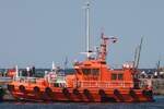 Lotsenversetzer BÜLK (MMSI 211546840); Datum: 20.06.2025; Aufnahmeort: Trave/Lübeck-Travemünde, Deutschland. Das Bild zeigt die BÜLK am Lotsenanleger direkt an der Travemündung.