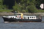 Ehemaliger Lotsenversetzer MARXEN; Eigner/Betreiber: privat/Museum; Datum: 08.05.2026; Aufnahmeort: Elbe/Hafen Hamburg, Deutschland; Das Bild entstand anl�sslich der Einlaufparade zum 837.