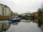 WSP 22 , SPREE  ,  am 31.01.2022 auf der  SPREE  in Berlin-Charlottenburg unterhalb der Schloßbrücke auf Bergfahrt.