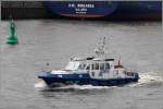 Die WS 31 der Hamburger Wasserschutzpolizei ist ein 2005 auf der Barthel Werft in Derben gebautes schweres Hafenstreifenboot. Hier ist es am 12.05.2013 im Hamburger Hafen unterwegs. Die WS 31 ist 17,65 m lang, 4,90 m breit und hat eine Maschinenleistung von 420 kw.