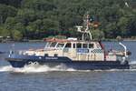 Polizeischiff AMERIKAHÖFT WS20 (ENI 05114200); Eigner/Betreiber: Polizei Hamburg; Datum: 10.08.2025; Aufnahmeort: Elbe/Hafen Hamburg, Deutschland. (Weiterer Suchbegriff: AMERIKAHOEFT)