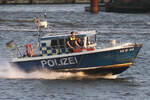 Polizeiboot WS44; Eigner/Betreiber: Polizei Hamburg; Datum: 28.07.2025; Aufnahmeort: Elbe/Hafen Hamburg, Deutschland.