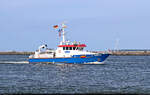 Polizeiboot HOBEN (Fassmer FPB 25) ist im Hafenbereich von Warnem�nde w�hrend der Hanse Sail unterwegs.