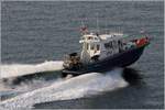 Das Streifenboot BRUNSWIK der Wasserschutzpolizei Schleswig-Holstein zeigt in der Kieler Förde, was es kann. 17.07.2018