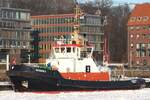 Schlepper BUGSIER 2; Eigner/Betreiber: Bugsier; Aufnahmeort: Elbe/Hafen Hamburg, Deutschland; Datum: 06.02.2012; Info: Info: (IMO 9338993)  Lüa 32,8 m, B 11,70 m, Tg 6,7 m / 2 Deutz-Diesel, SBV 9M628, ges. 5576 bhp, 4158 kW, 5653 PS, 2 Ruder Propeller Aquamaster US 305 in Kort-Düse, 12 kn, Pfahlzug 63 t / gebaut 2006 bei Damen Beheer, Hardinxveld-Giessendam, NL. Das Bild zeigt die BUGSIER 2 am Schlepperponton Neumühlen.