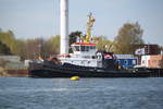 Der Schlepper Carl lag am Mittag des 20.04.2019 in Warnemünde.