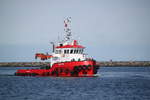 Der dänische Schlepper Dolphin auf dem Seeweg von Svendborg nach Warnemünde beim Einlaufen in Warnemünde.14.09.2018