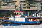 Schlepper FAIPLAY I; Eigner/Betreiber: Fairplay; Aufnahmeort: Elbe/Hafen Hamburg, Deutschland; Datum: 06.02.12; Info:  (IMO 9365128) Schottel ASD Tug / Lüa 25,0 m, Büa 11,2 m, Tg 5,0/5,35 m / GRT 308 / 2 ABC 8MDZC 4-Takt-Diesel, ges. 3700 kW, 5030 PS, 2 Schottel SRP 1515 CP in Kort-Düse, 12,3 kn, Pfahlzug 72 t / 2007 bei Astilleros Armon Navia, Spanien. Das Bild zeigt die FAIRPLAY I am Schlepperponton Neumühlen. 