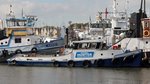 Die 1969 gebaute HUNTER (ENI 02008683) liegt am 04.10.2016 in Urk. Dies Schleppboot ist 15 m lang und 4,50 m breit.