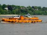 Schlepper Johannes Dalmann (Bj. 1949 , 28,25 x 7,50) am 05.05.2014 aus dem Köhlfleet kommend einfahrend in die Elbe zu Tal.