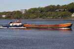 Schlepper und Schuber JOHANNES DALMANN (ENI 04812300) ; Eigner/Betreiber: HPA; Datum: 29.04.2026; Aufnahmeort: Elbe/Hafen Hamburg, Deutschland.
