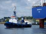 Fairplay II mit dem Neubau Bernard A beim verholen an der Wolgaster Peenewerft am 06.08.09.